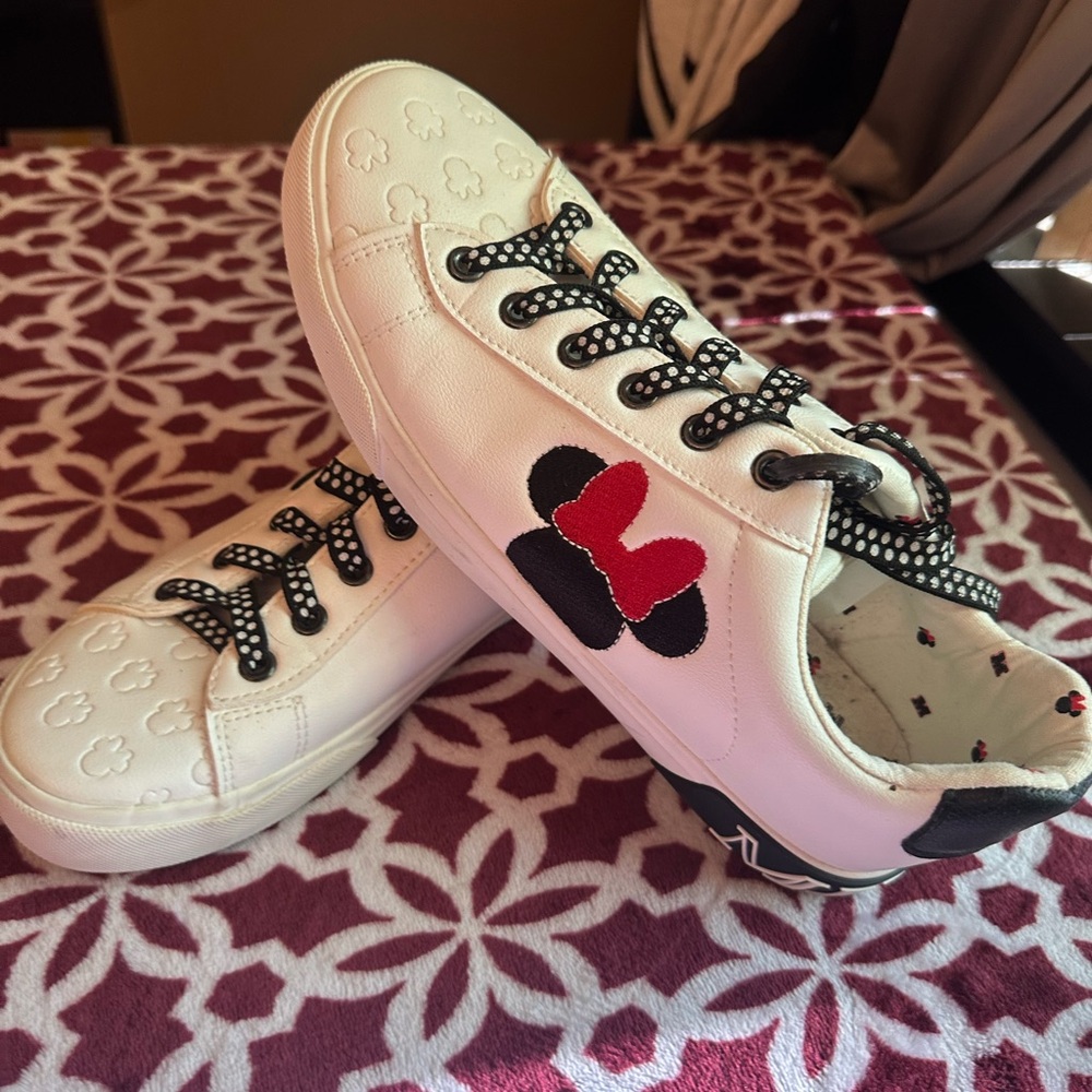 #67 Disney Mini Mouse Sneakers